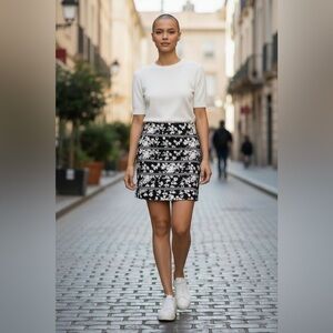 White House Black Market skirt Black and White Floral Mini Skirt